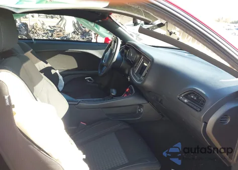 2020 Dodge Challenger Sxt z USA, uszkodzony, nr VIN 2C3CDZAG1LH194642